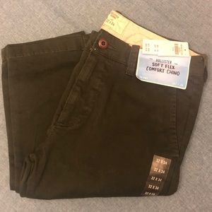NWT - Hunter Green Men’s Hollister Chino 32x34